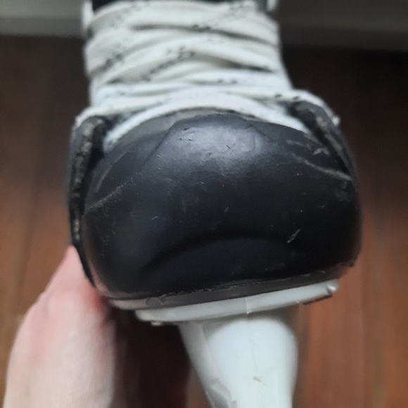 Skates CCM Intruder Size 13J - Picture 3 of 5